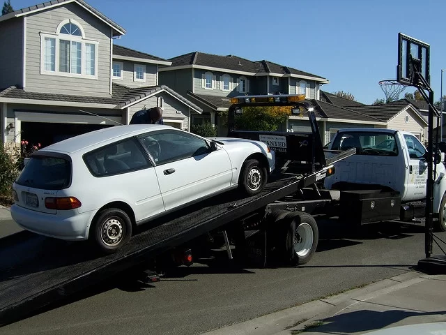 Towrecovery247 provides car towing services.
